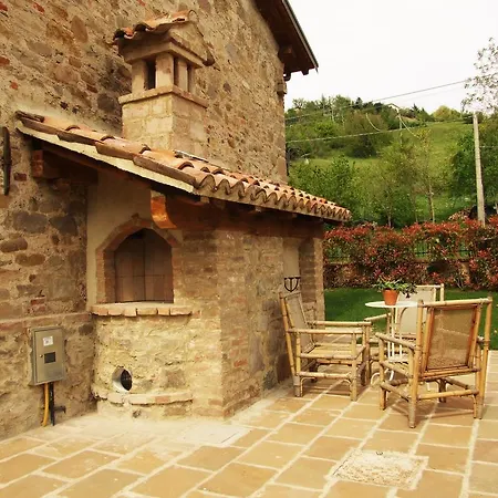 Il Fienile E Il Borghetto منزل ريفي *